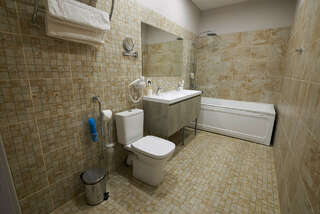 Гостиница Гость Тверь Номер с кроватью размера «queen-size»-3